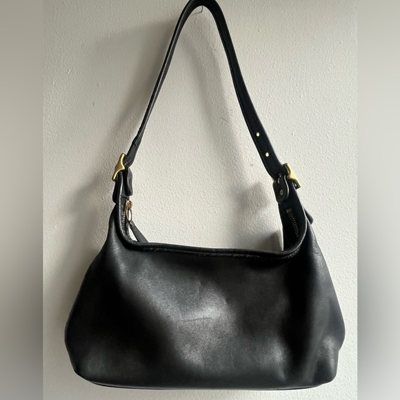 Vintage Coach Black Leather Shoulder Bag with Gold Accents - Picture 1 of 4